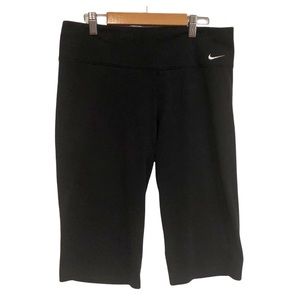 Nike Women’s Black Cropped Athletic Pants, Size Medium